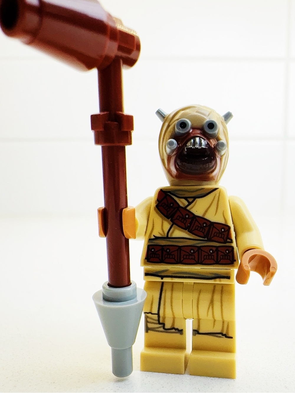 LEGO Minifig - Star Wars - Tusken Raider - Dark Tan Head with Spikes - sw1074